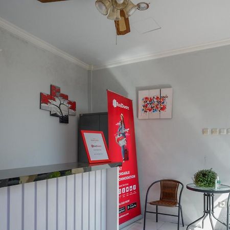 Hotel Reddoorz Near Padang Golf Adisucipto Potrojayan Exteriér fotografie